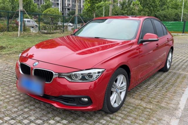 BMW 3 Series 2016 320i Fashion Model مستعملة