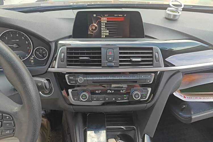 Used BMW 3 Series 2016 320Li Fashion Model Audio And AC Panel