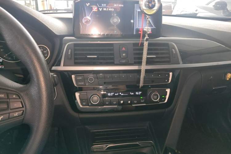 Used BMW 3 Series 2016 320Li Ambition Model Audio And AC Panel