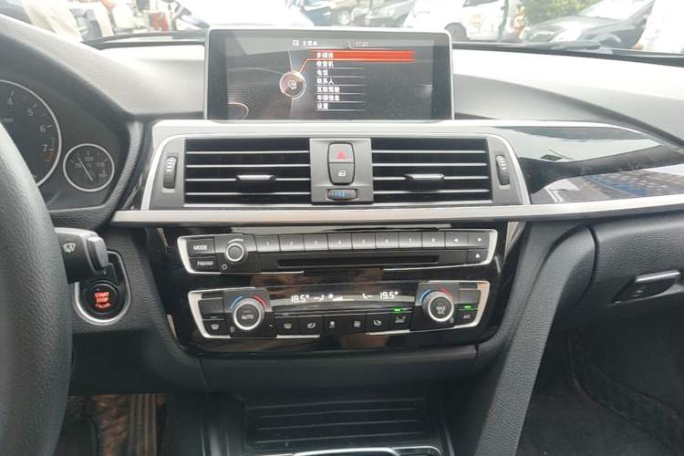 Used BMW 3 Series 2016 320Li Ambition Model Audio And AC Panel