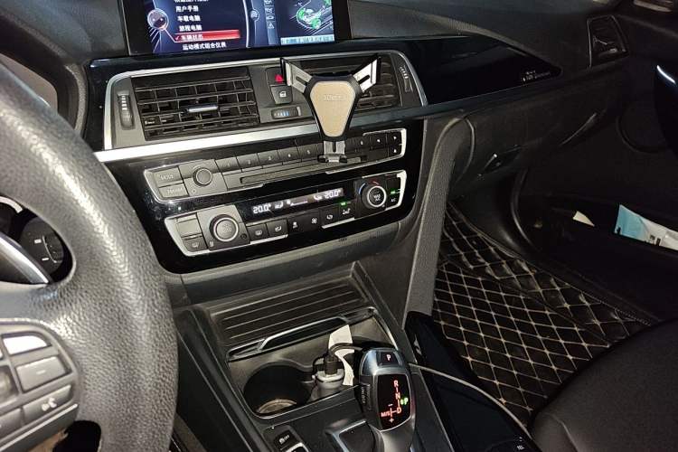 Used BMW 3 Series 2016 320Li Ambition Model Audio And AC Panel