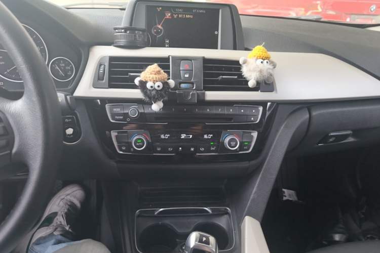 Used BMW 3 Series 2016 320Li Ambition Model Audio And AC Panel