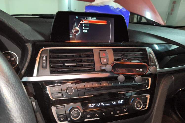 Used BMW 3 Series 2016 320i Fashion Model Audio And AC Panel