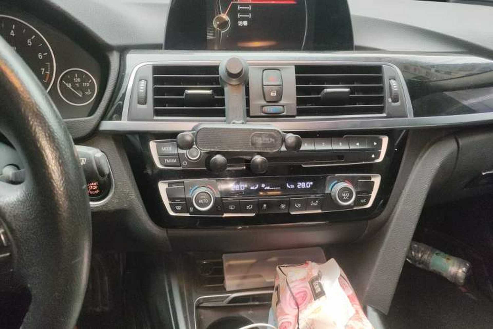 Used BMW 3 Series 2016 320i Fashion Model Audio And AC Panel
