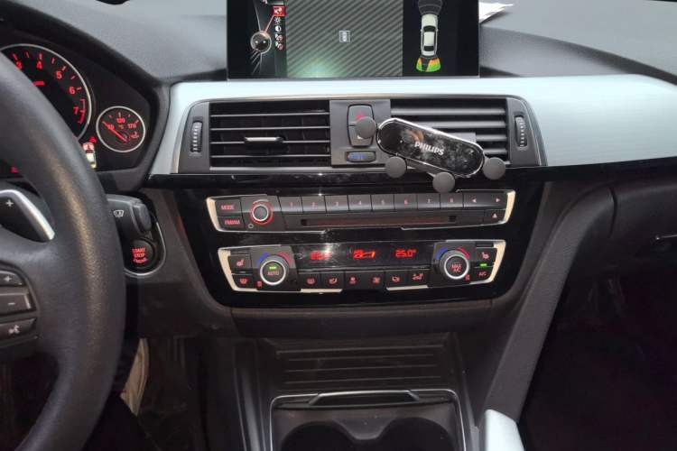 Used BMW 3 Series 2016 328Li Fashion Model Audio And AC Panel