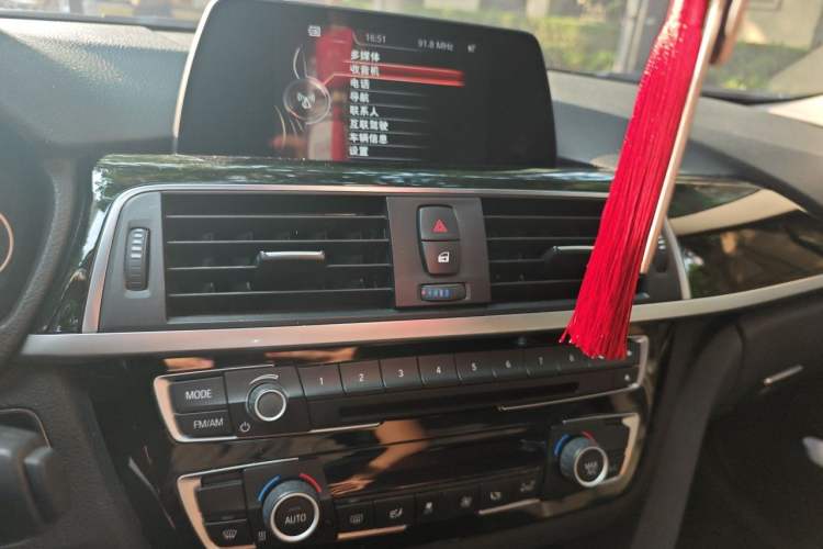 Used BMW 3 Series 2016 320Li Fashion Model Audio And AC Panel