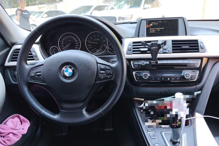 Used BMW 3 Series 2016 320Li Ambition Model Center Console