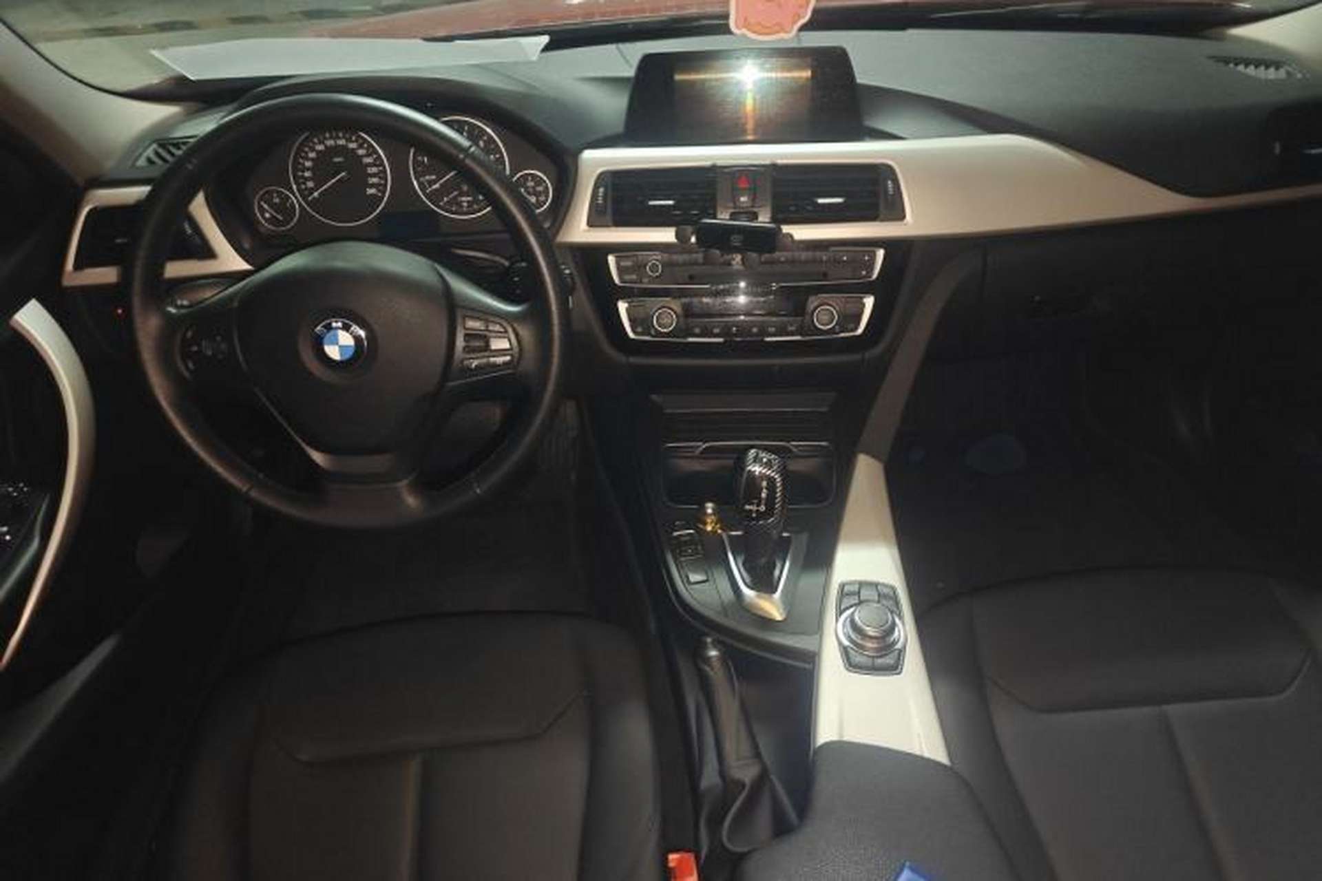 Used BMW 3 Series 2016 320Li Fashion Model Center Console