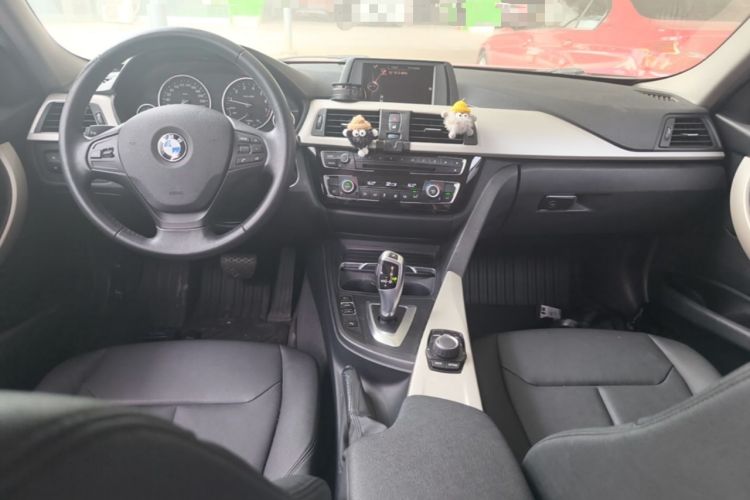 Used BMW 3 Series 2016 320Li Ambition Model Center Console
