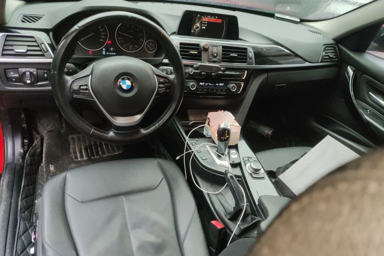 Used BMW 3 Series 2016 320i Fashion Model Center Console