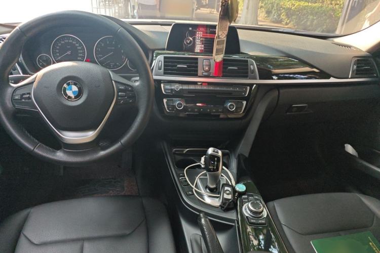 Used BMW 3 Series 2016 320Li Fashion Model Center Console