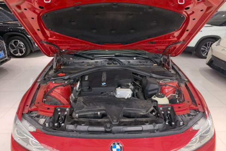 Used BMW 3 Series 2016 320i Fashion Model Engine Bay