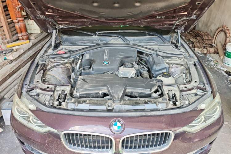 Used BMW 3 Series 2016 320Li Fashion Model Engine Bay