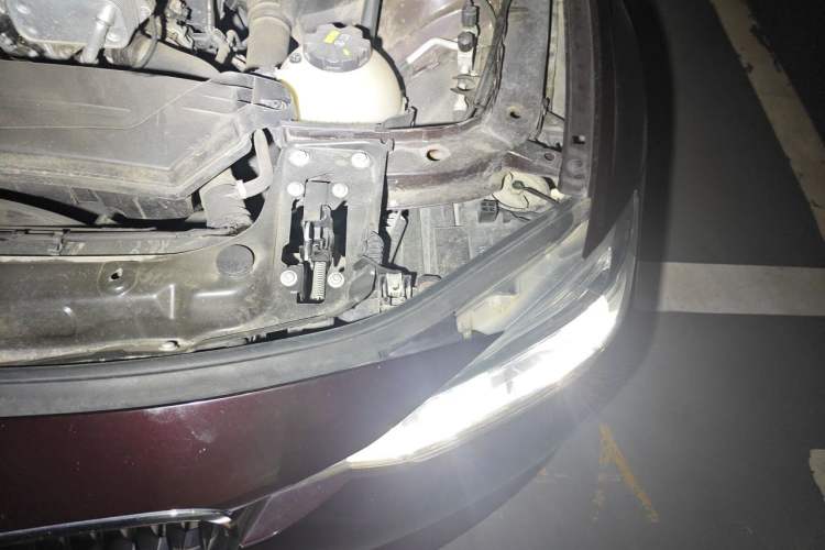 Used BMW 3 Series 2016 320Li Fashion Model Engine Bay Left