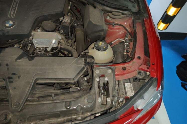 Used BMW 3 Series 2016 320Li Fashion Model Engine Bay Left