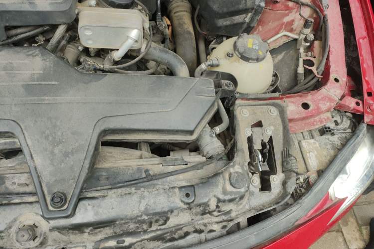 Used BMW 3 Series 2016 320i Fashion Model Engine Bay Left