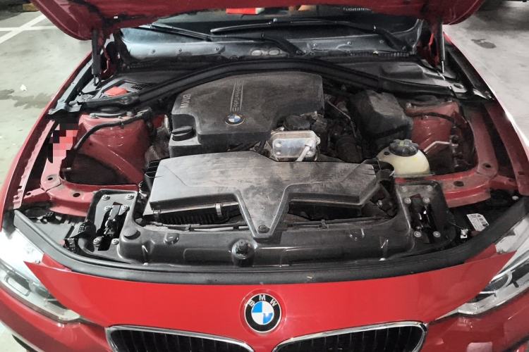 Used BMW 3 Series 2016 320i Fashion Model Engine Bay