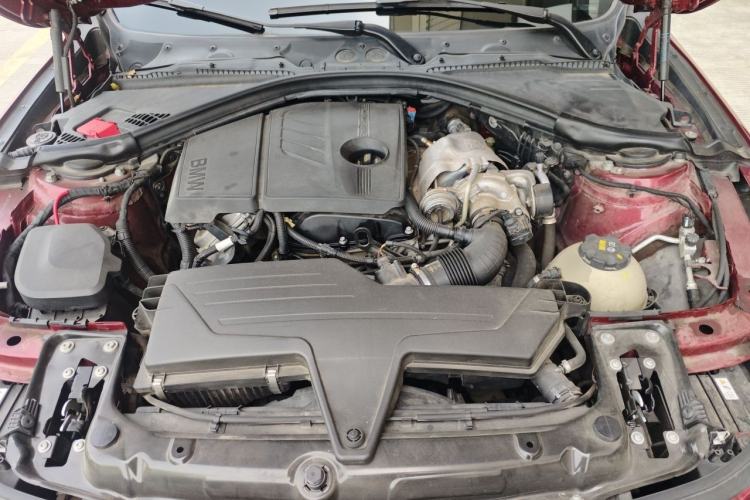 Used BMW 3 Series 2016 316Li Fashion Model Engine Bay