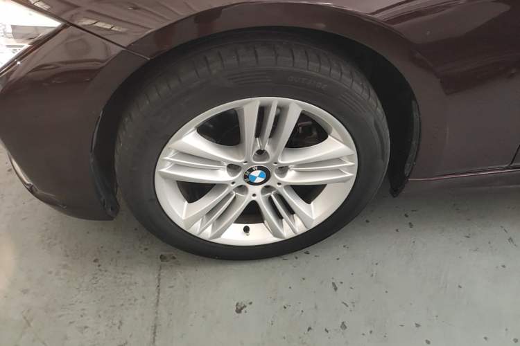 Used BMW 3 Series 2016 320Li Ambition Model Exterior 4