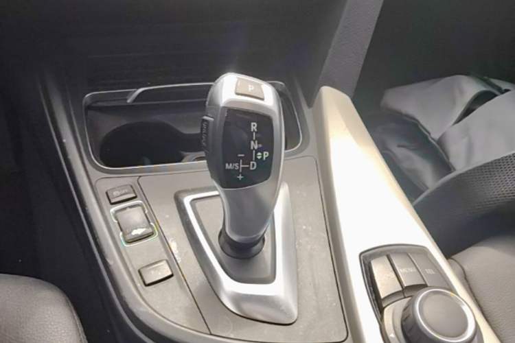 Used BMW 3 Series 2016 320Li Ambition Model Gear Lever