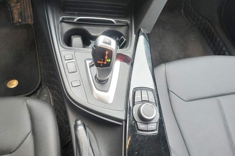 Used BMW 3 Series 2016 320Li Ambition Model Gear Lever