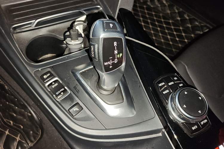 Used BMW 3 Series 2016 320Li Ambition Model Gear Lever