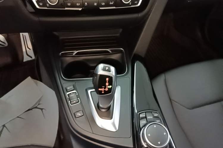 Used BMW 3 Series 2016 320Li Fashion Model Gear Lever