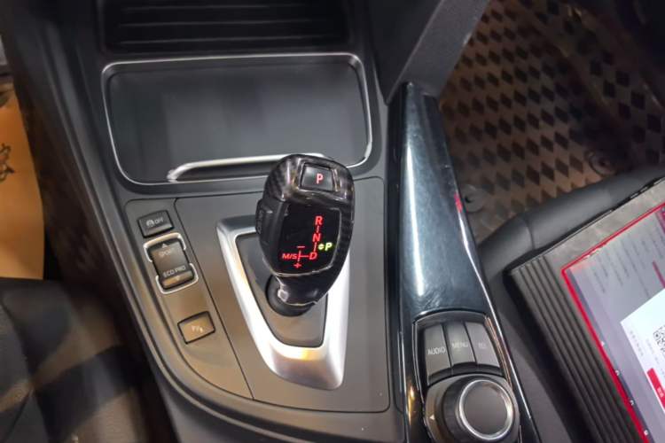 Used BMW 3 Series 2016 320Li Ambition Model Gear Lever