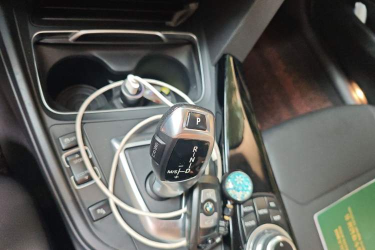 Used BMW 3 Series 2016 320Li Fashion Model Gear Lever