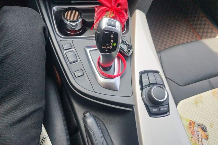 Used BMW 3 Series 2016 316Li Fashion Model Gear Lever