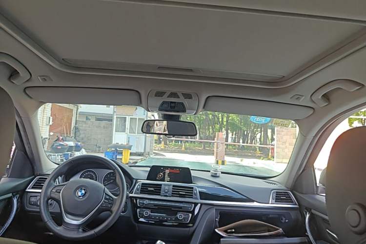 Used BMW 3 Series 2016 320Li Fashion Model Headliner