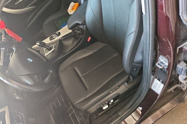 Used BMW 3 Series 2016 320Li Fashion Model Left Front Seat