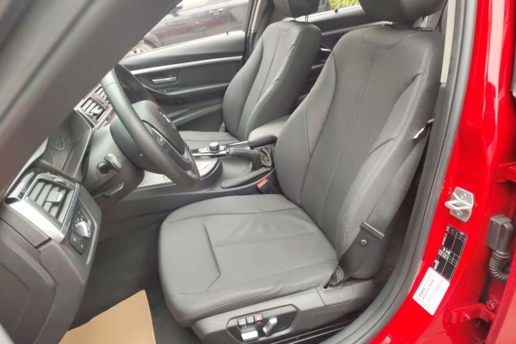 Used BMW 3 Series 2016 316Li Fashion Model Left Front Seat