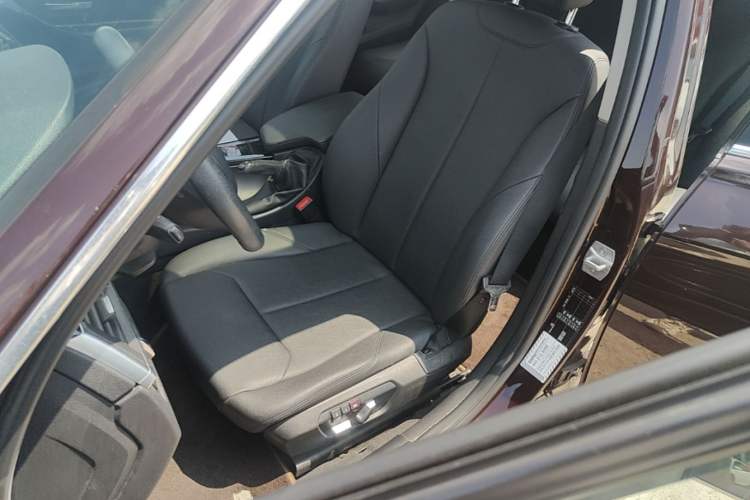 Used BMW 3 Series 2016 320Li Ambition Model Left Front Seat