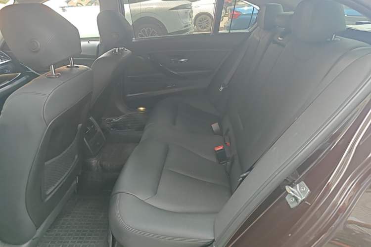 Used BMW 3 Series 2016 320Li Fashion Model Left Rear Seat