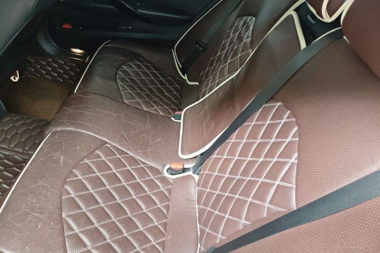 Used BMW 3 Series 2016 320Li Fashion Model Left Rear Seat