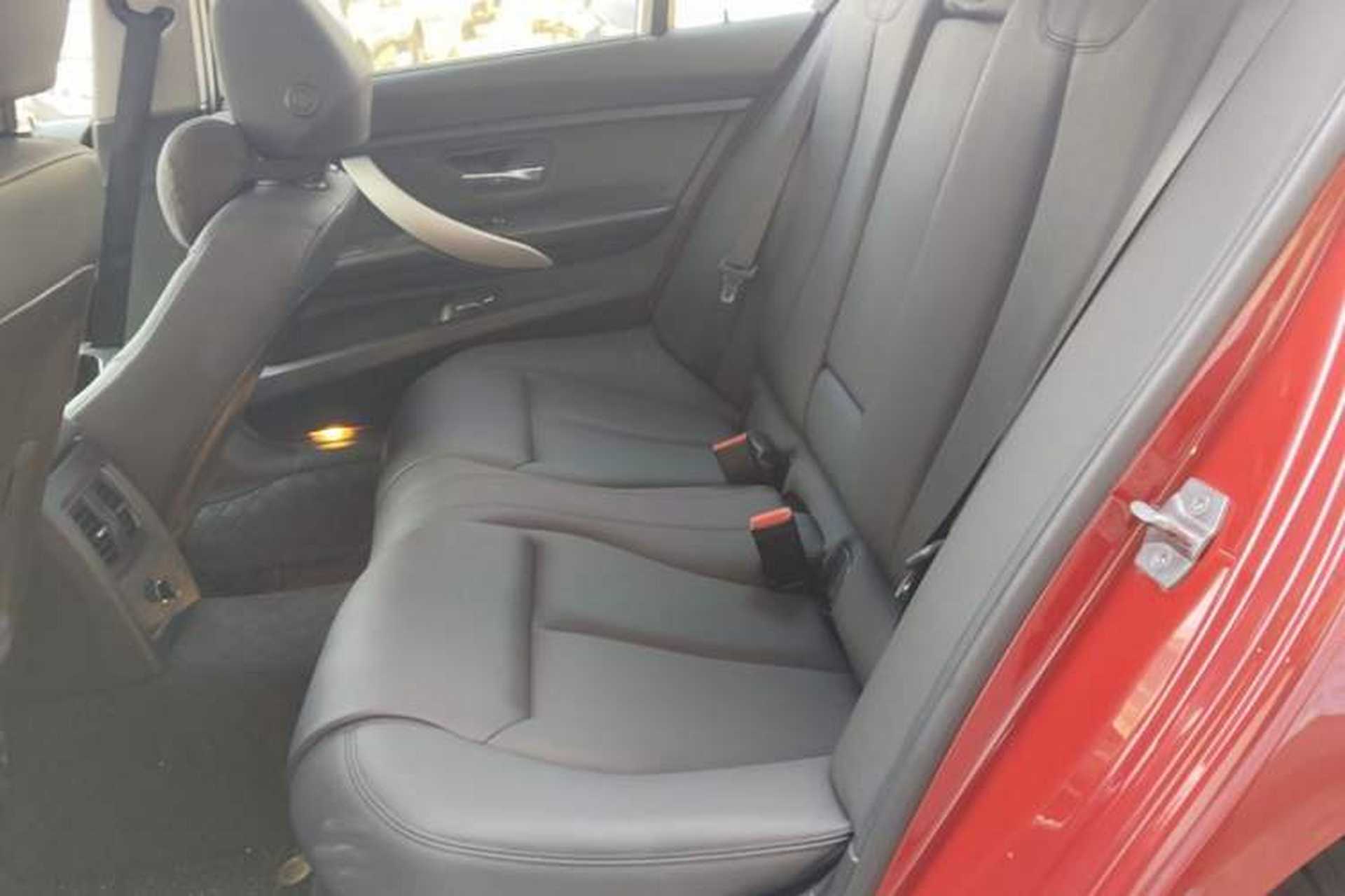 Used BMW 3 Series 2016 320Li Fashion Model Left Rear Seat