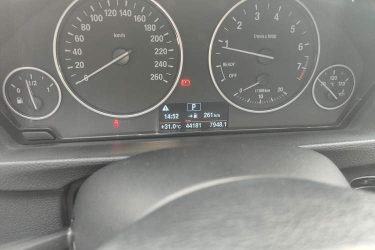 Used BMW 3 Series 2016 320Li Ambition Model Odometer Close Up