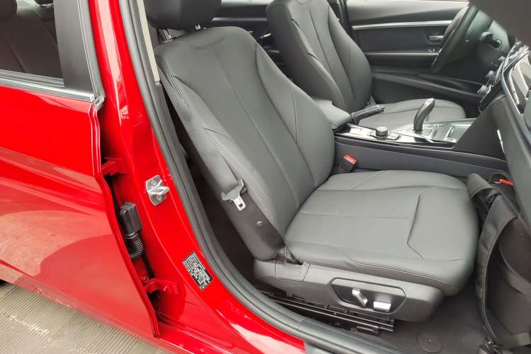 Used BMW 3 Series 2016 316Li Fashion Model Right Front Seat