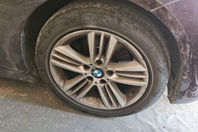 Used BMW 3 Series 2016 320Li Fashion Model Right Front Wheel Hub