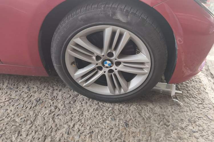 Used BMW 3 Series 2016 320Li Ambition Model Right Front Wheel Hub
