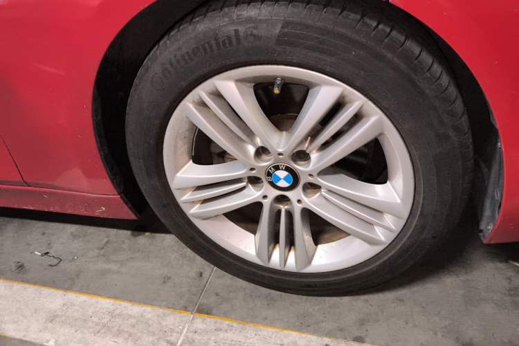 Used BMW 3 Series 2016 320i Fashion Model Right Front Wheel Hub