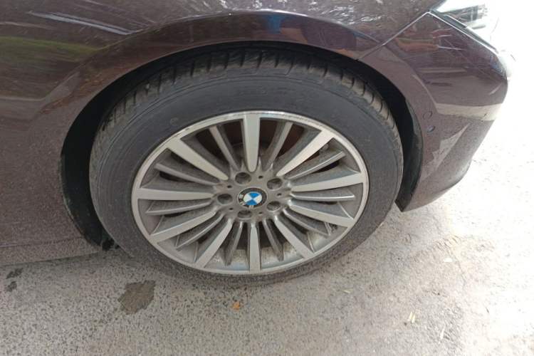 Used BMW 3 Series 2016 335Li Luxury Design Package Right Front Wheel Hub