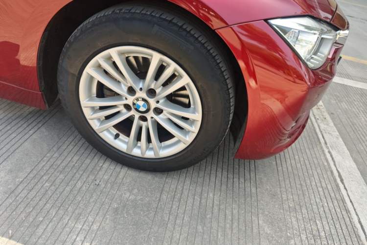 Used BMW 3 Series 2016 316Li Fashion Model Right Front Wheel Hub