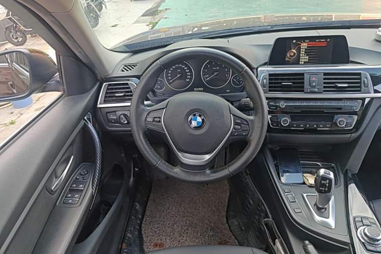 Used BMW 3 Series 2016 320Li Fashion Model Steering Wheel