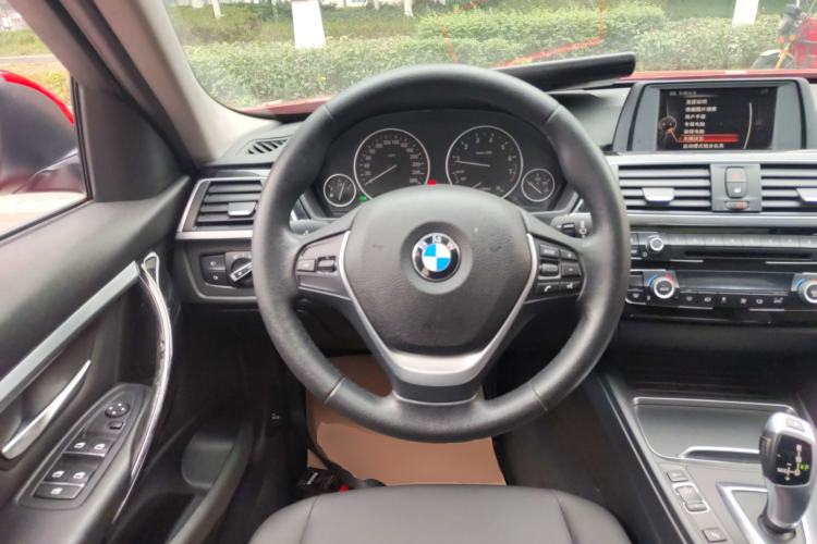 Used BMW 3 Series 2016 316Li Fashion Model Steering Wheel