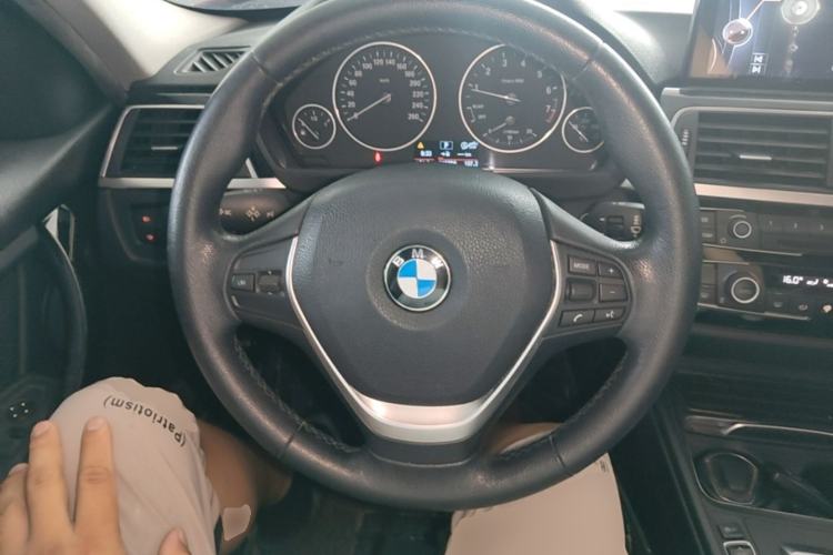 Used BMW 3 Series 2016 320Li Ambition Model Steering Wheel