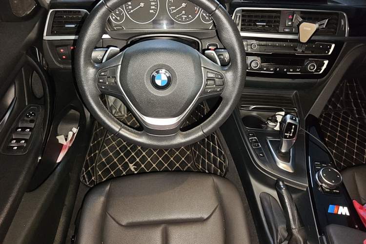 Used BMW 3 Series 2016 320Li Ambition Model Steering Wheel