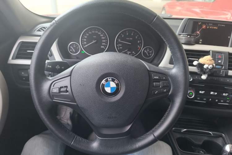 Used BMW 3 Series 2016 320Li Ambition Model Steering Wheel