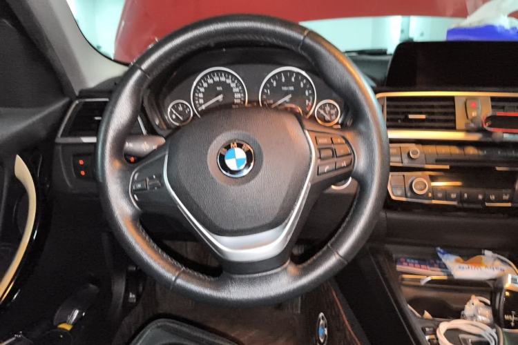 Used BMW 3 Series 2016 320i Fashion Model Steering Wheel